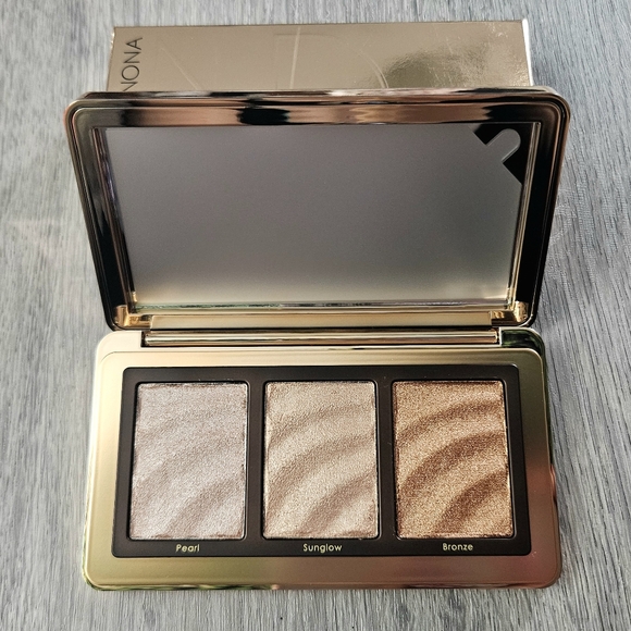 Natasha Denona GOLDEN HIGHLIGHTER TRIO Multi Use Hybrid Glow Palette NEW - Picture 1 of 14